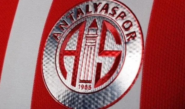 Yusuf Can Zeybek, kemeri Antalyaspor’a ithaf etti