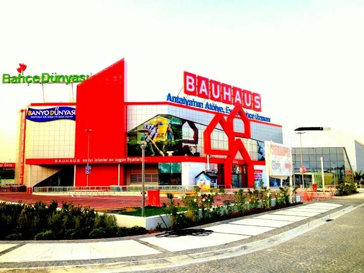 Bauhaus’ta “Süper Cuma” devam ediyor